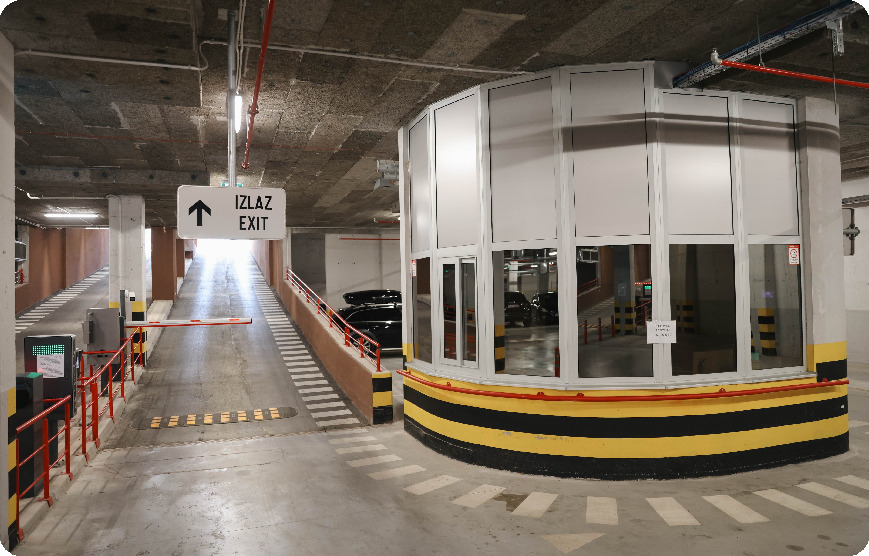 Garaža Palata / City Mall – fotografija 3